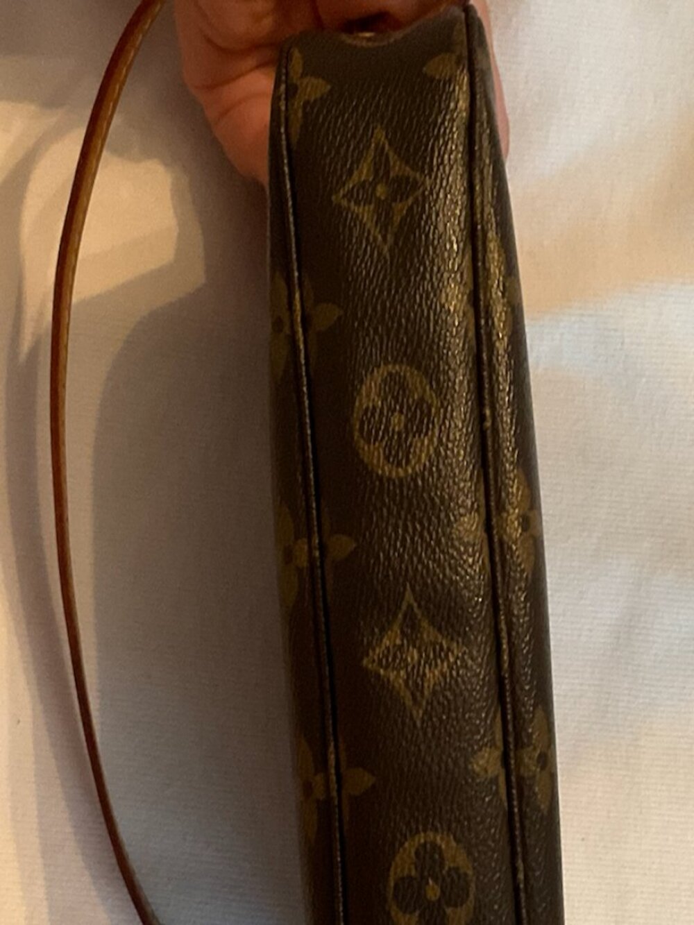Louis Vuitton Purse - Picture 3 of 4